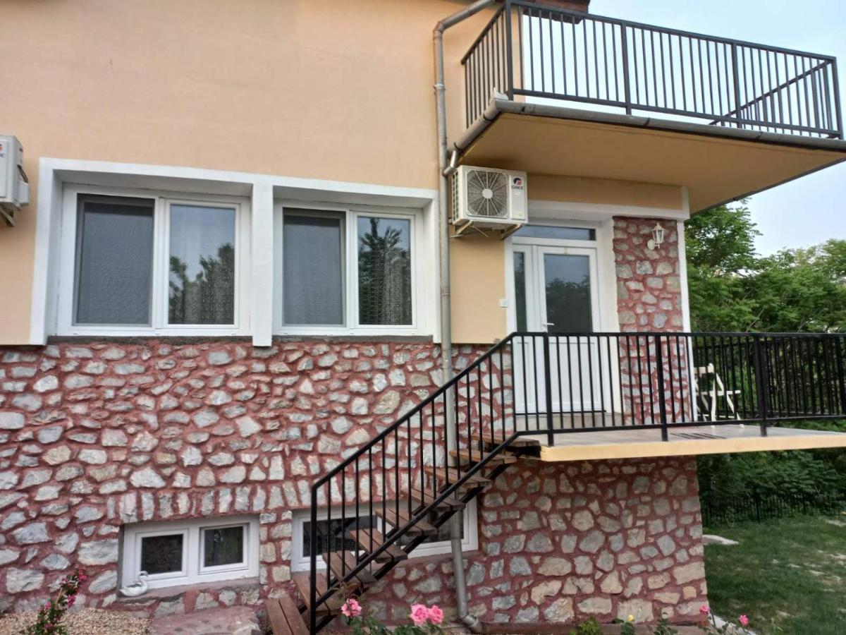 Gecse-Villa Sarospatak Luaran gambar