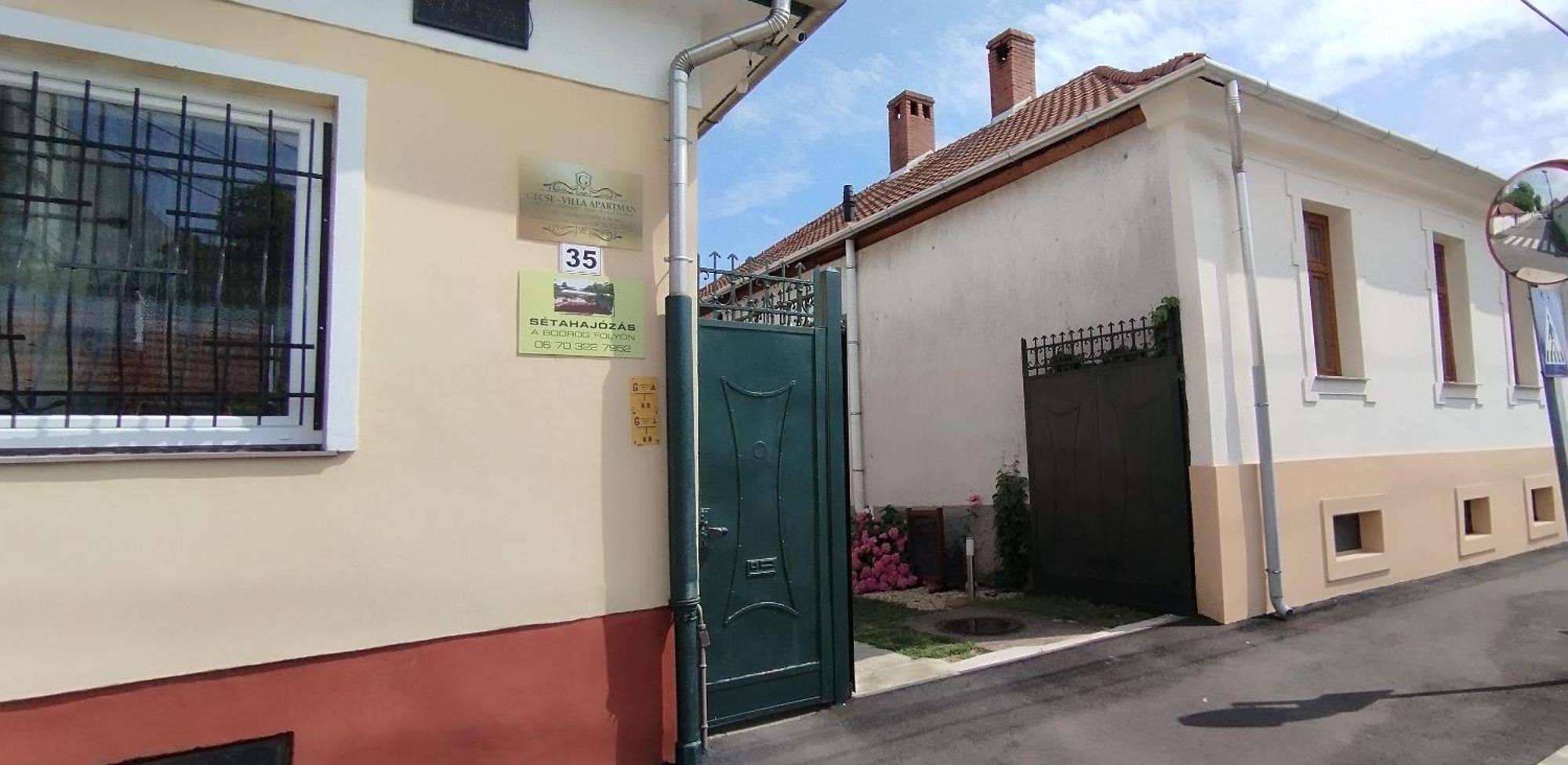 Gecse-Villa Sarospatak Luaran gambar