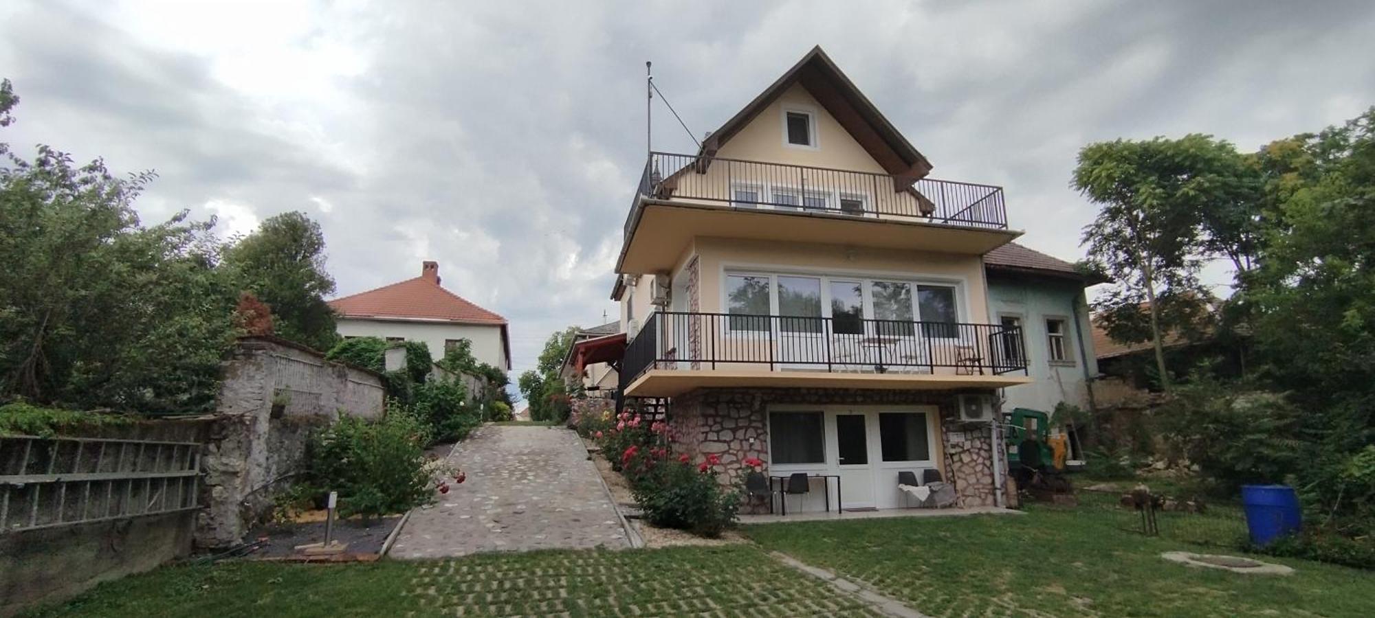 Gecse-Villa Sarospatak Luaran gambar